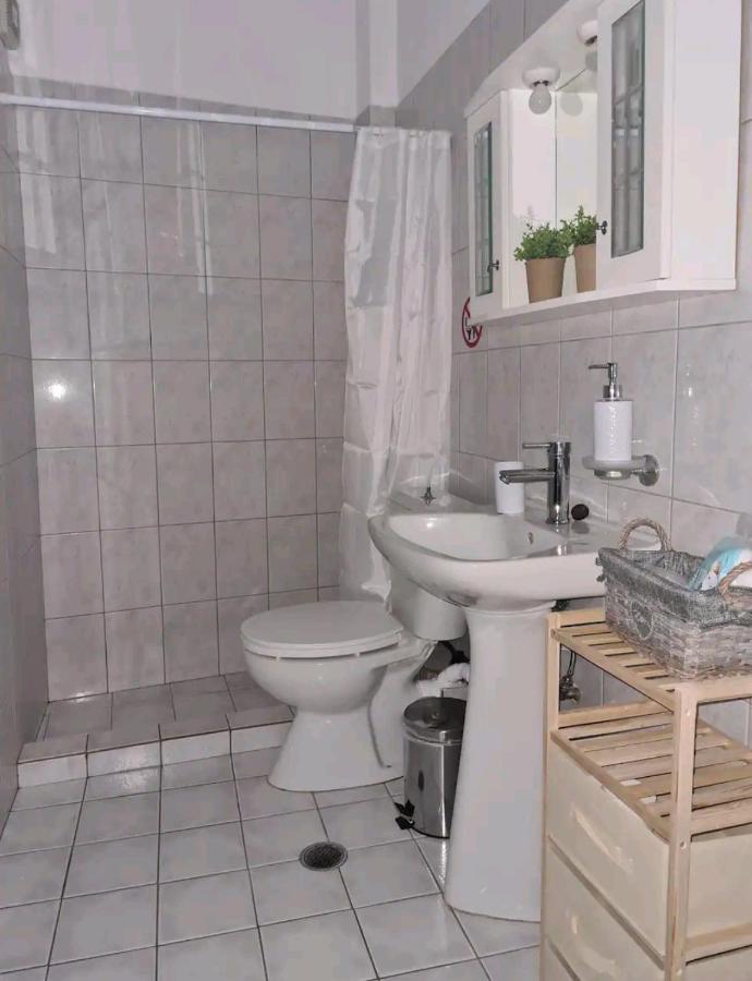 Apartment In The Heart Of The City 3A Larissa Luaran gambar