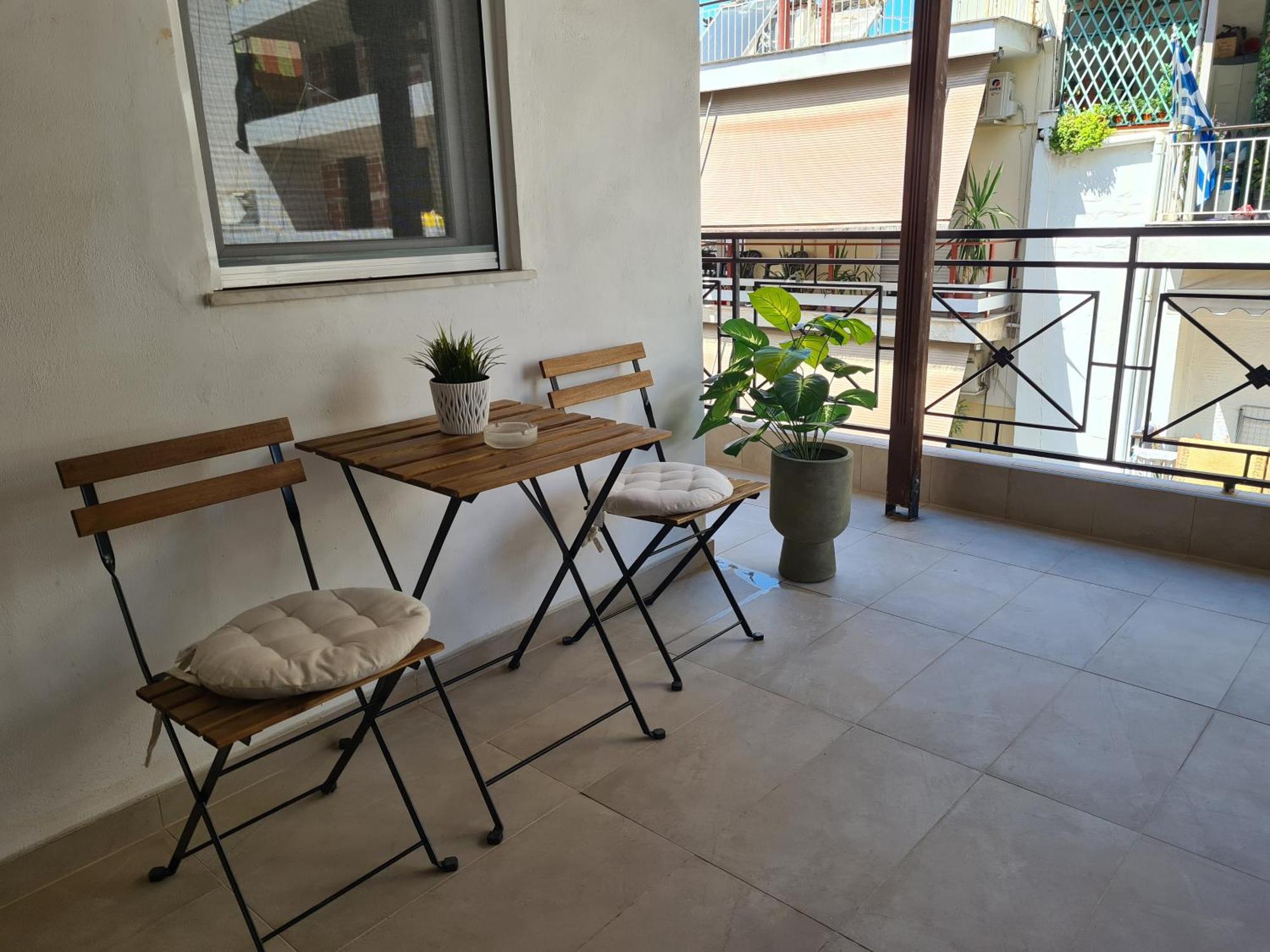 Apartment In The Heart Of The City 3A Larissa Luaran gambar